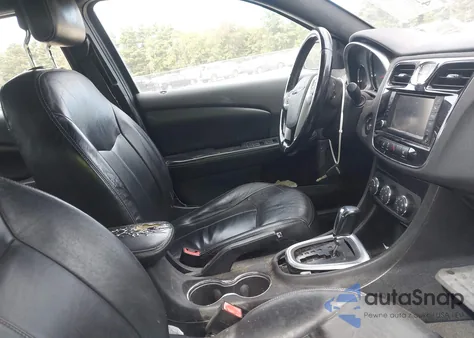 2011 Chrysler 200 Limited z USA, uszkodzony, nr VIN 1C3BC2FG5BN582459